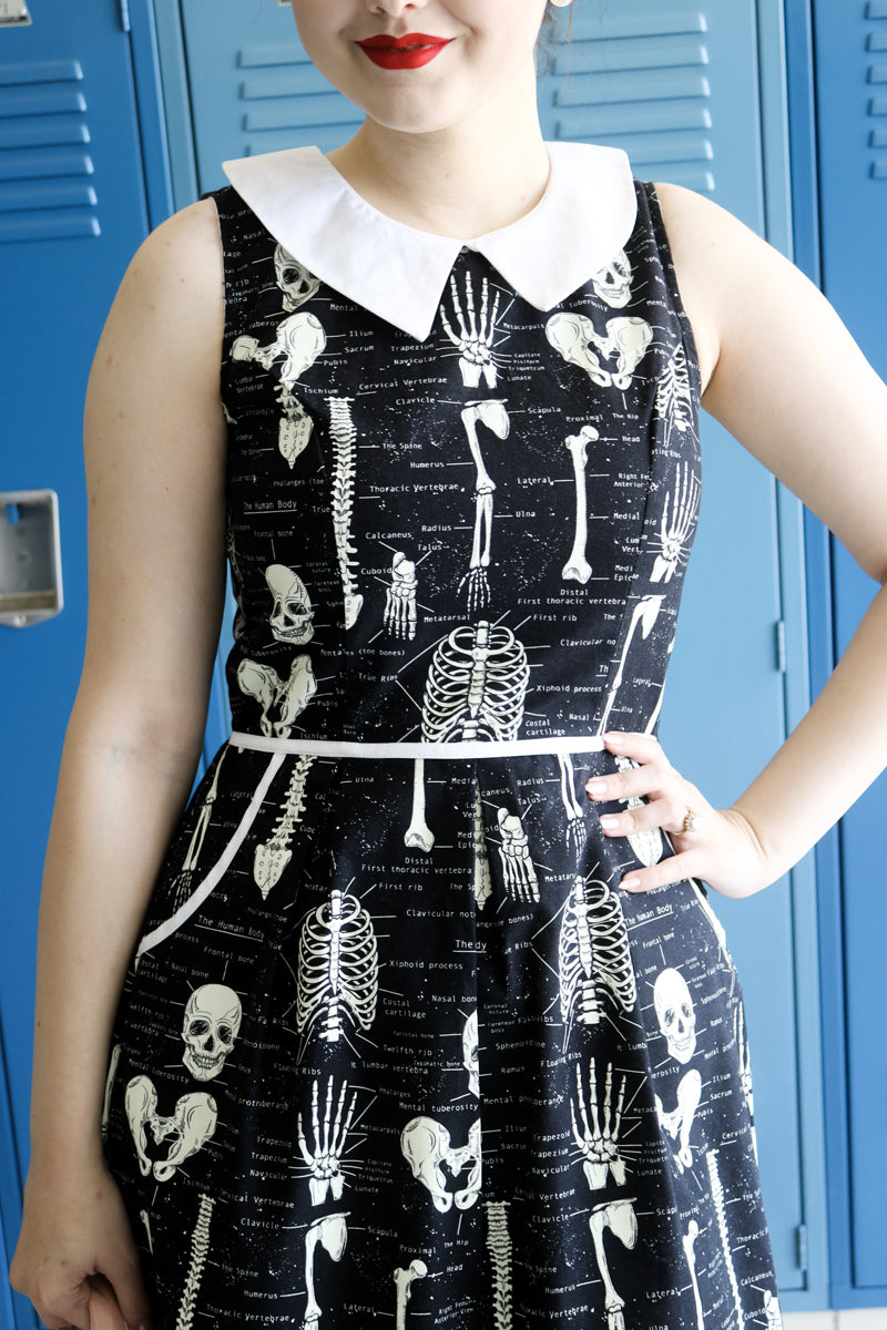 Vestido con cuello Glow de forma anatómica