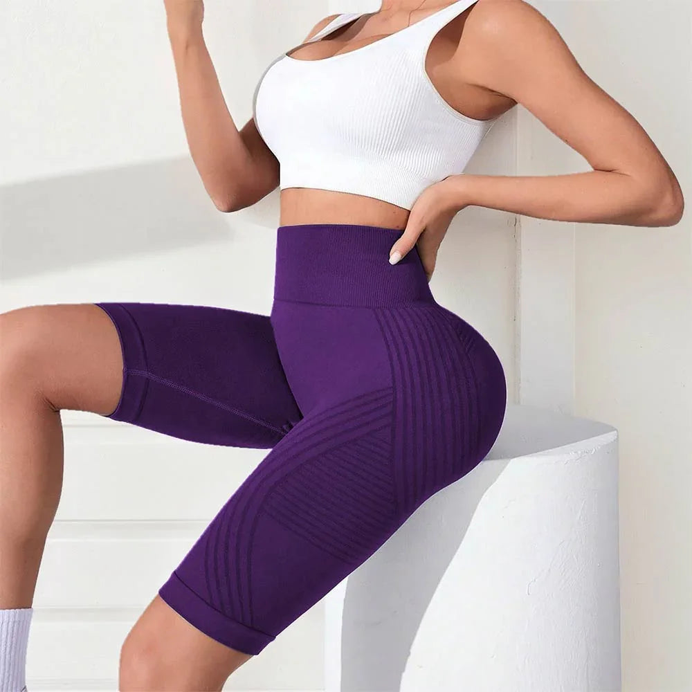 https://cdn.shopify.com/s/files/1/0669/6874/8122/files/20250905-ShortLeggings-purple4.jpg?v=1770107591