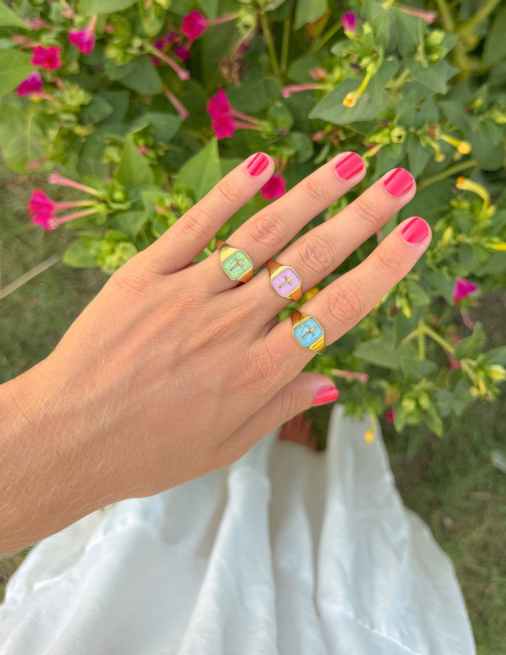 Anillo Cruz de Esmalte Lila