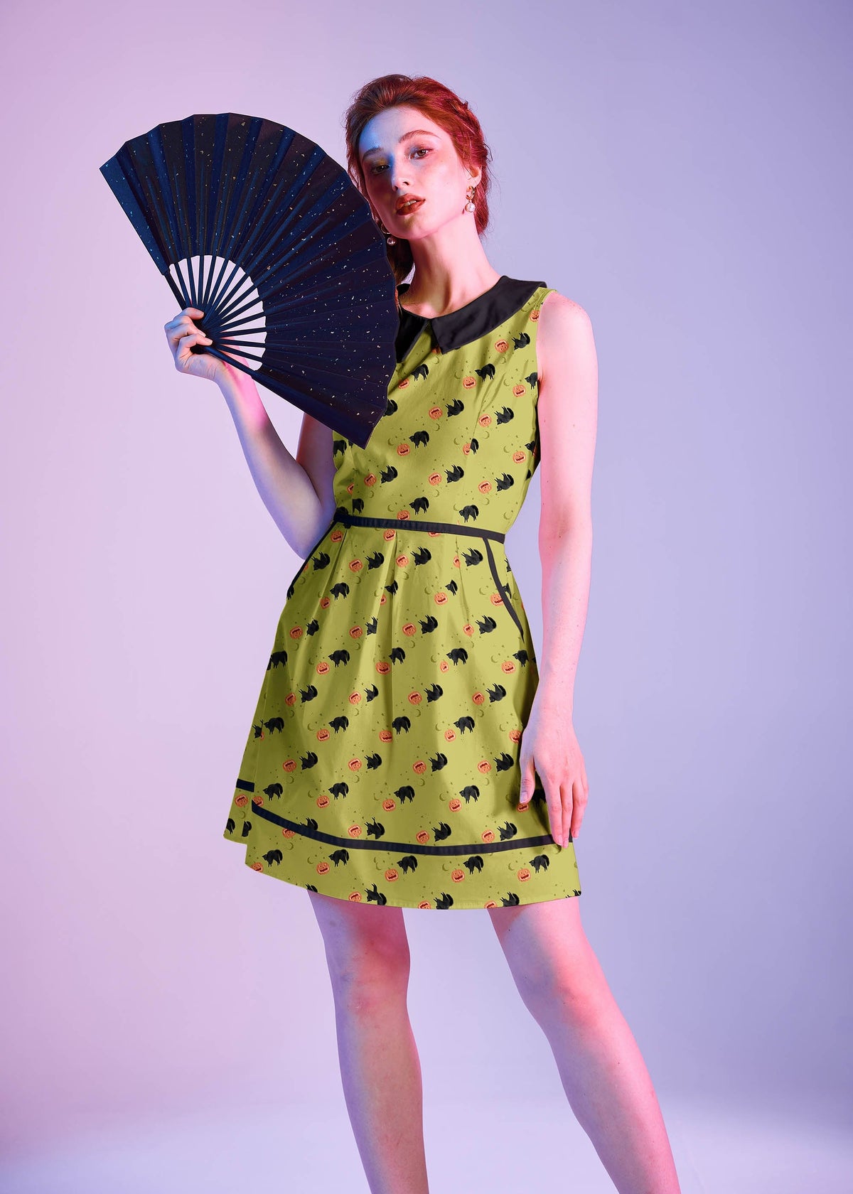 Vestido con cuello de gato negro