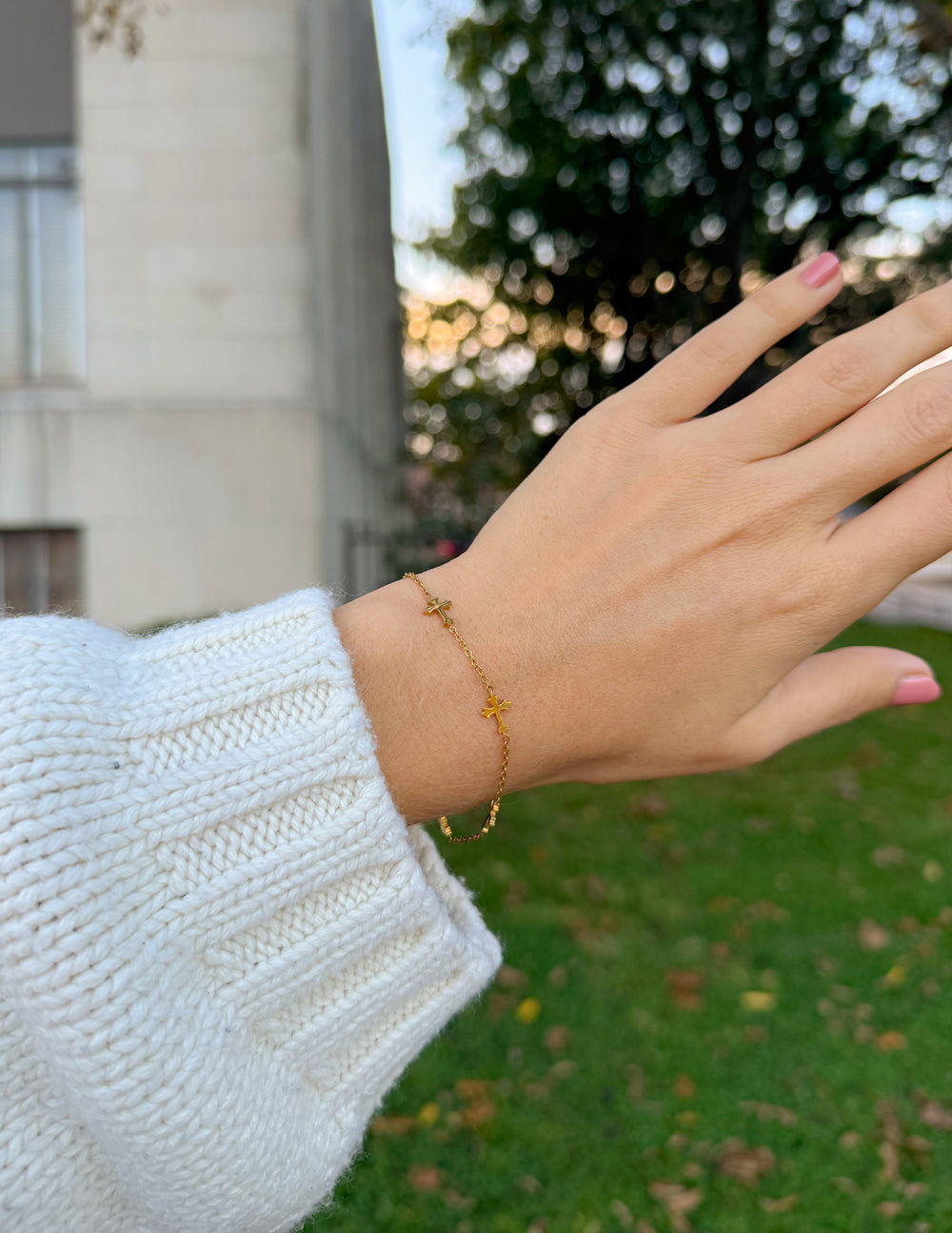 Pulsera de eslabones en cruz