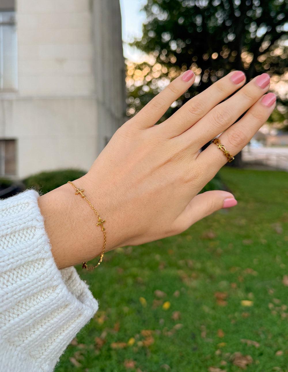 Pulsera de eslabones en cruz