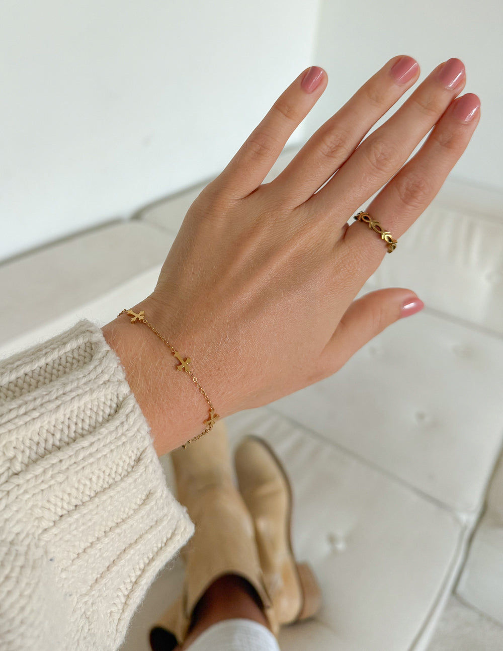 Pulsera de eslabones en cruz