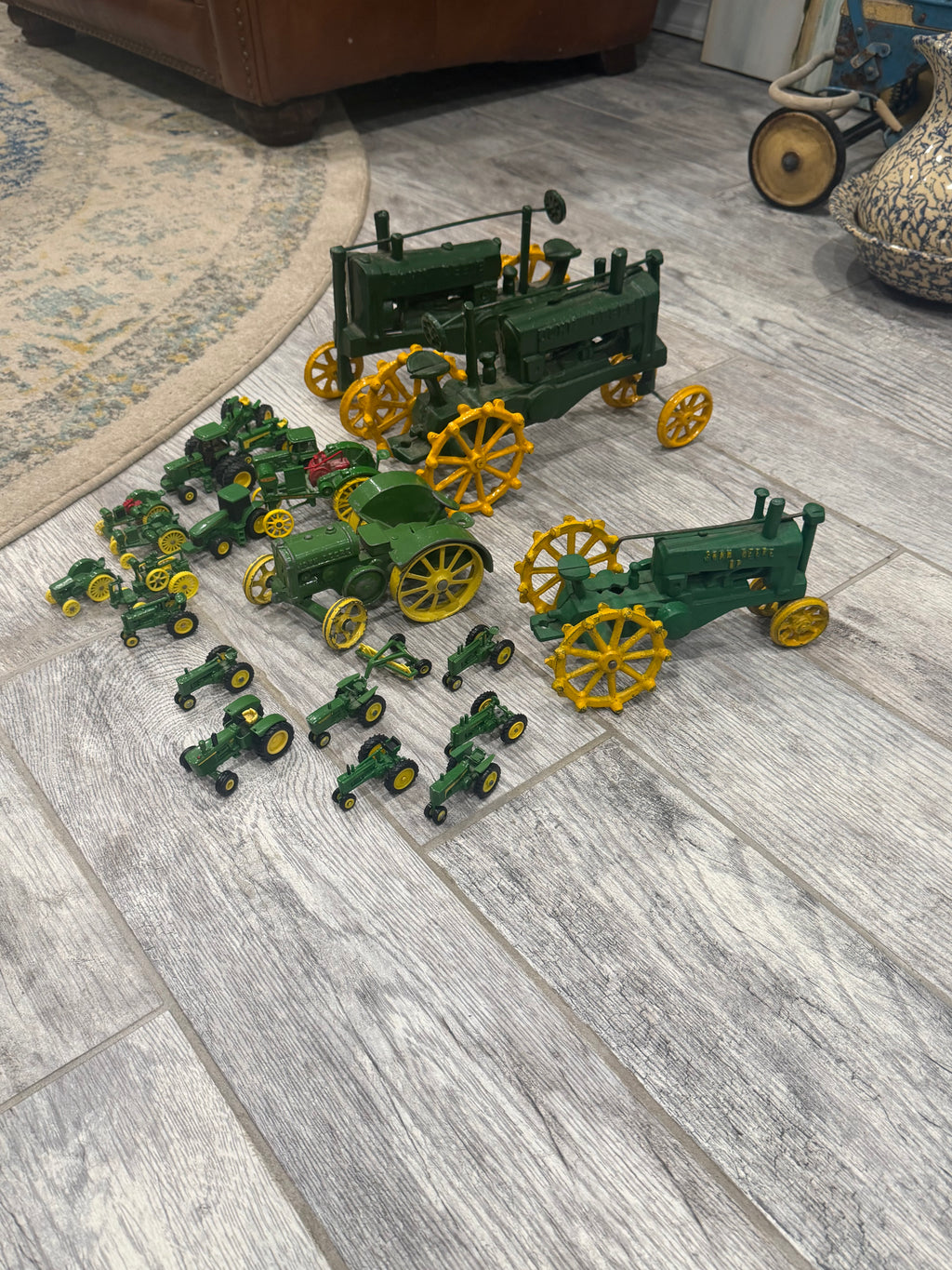Lot of 20+ Vintage John Deere diecast tractors mixed scales