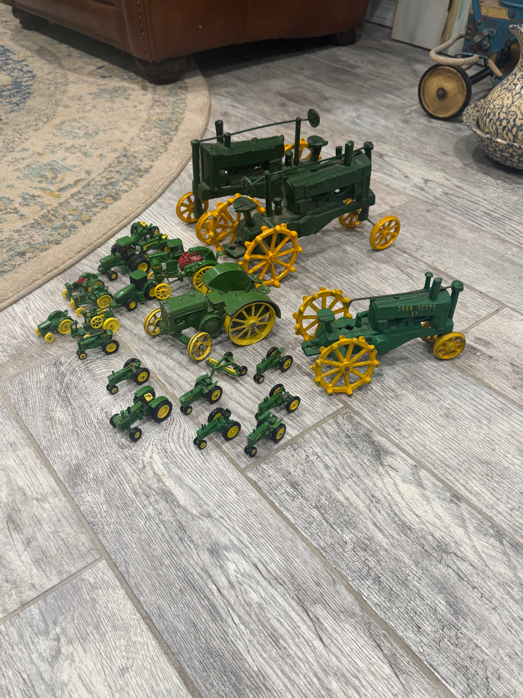 Lot of 20+ Vintage John Deere diecast tractors mixed scales