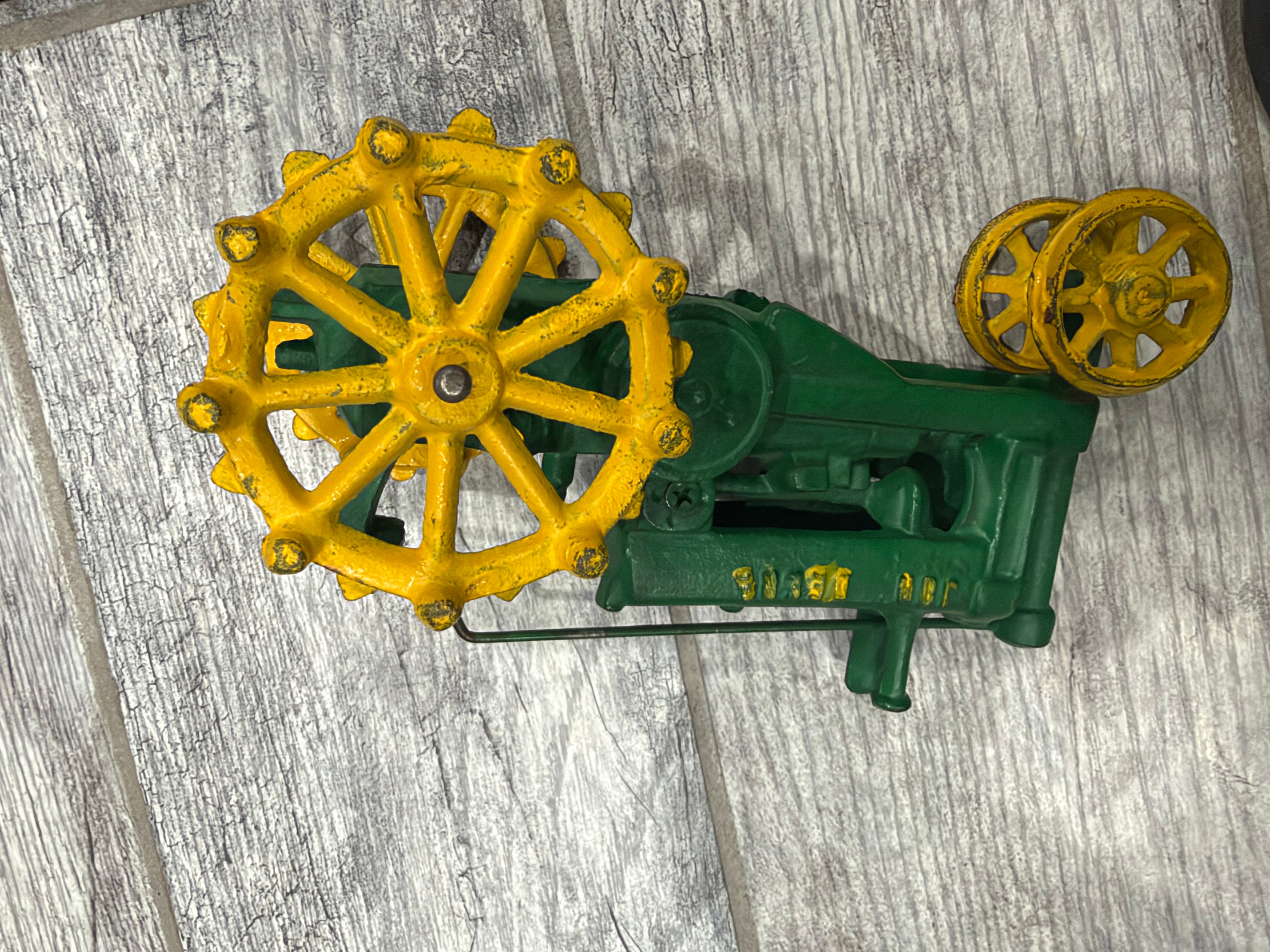 Lot of 20+ Vintage John Deere diecast tractors mixed scales
