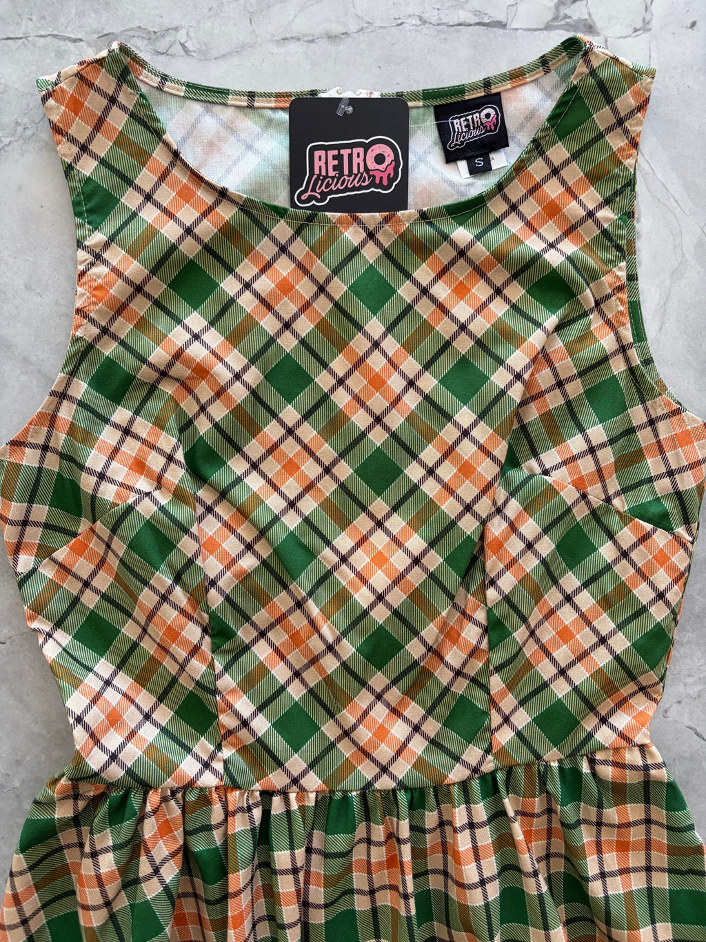 Vestido midi de cuadros en tonos óxido y verde
