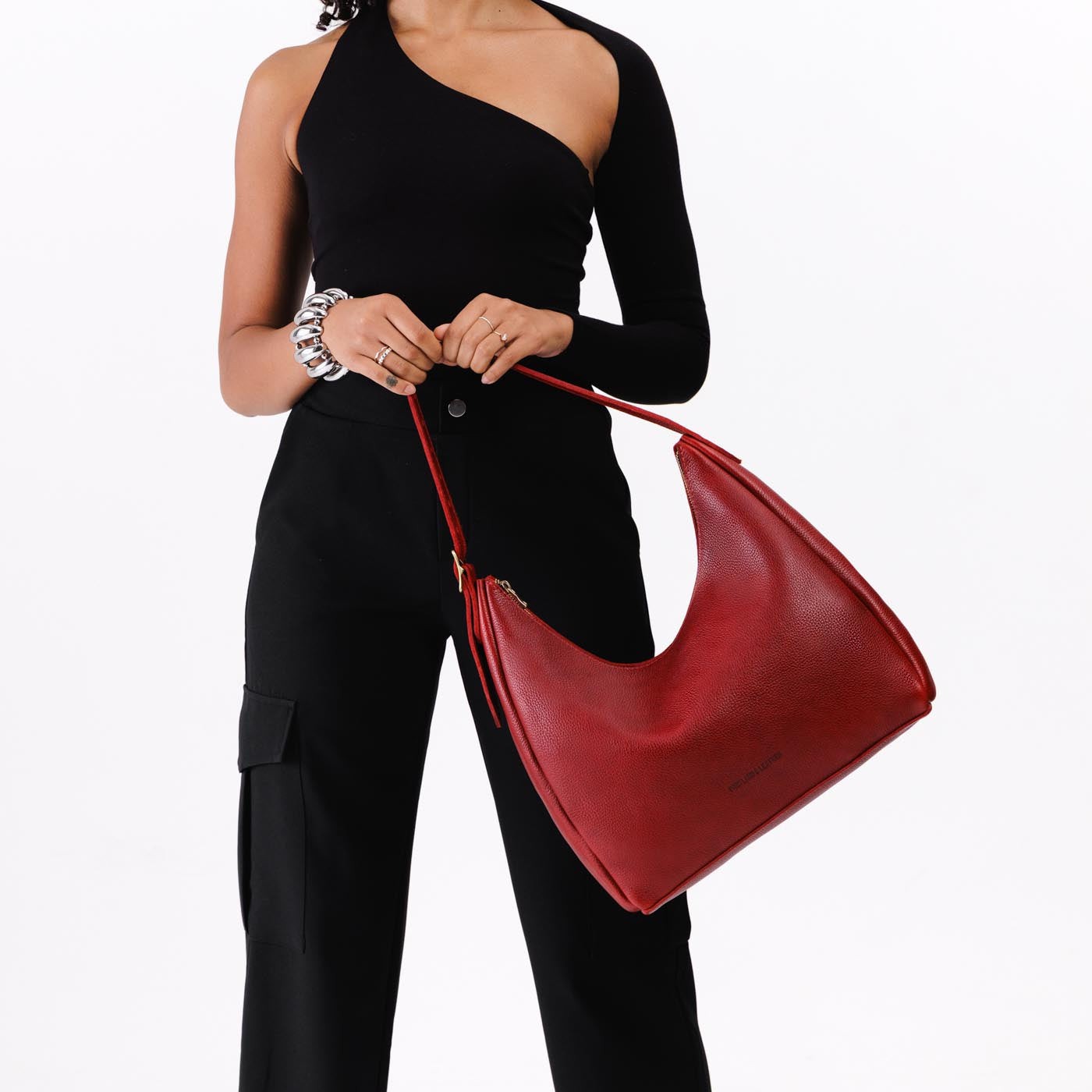 https://cdn.shopify.com/s/files/1/0712/1227/files/aspen-shoulder-bag-large-chili-red-studio-25-07-23-2747-Edit.jpg?v=1770413200