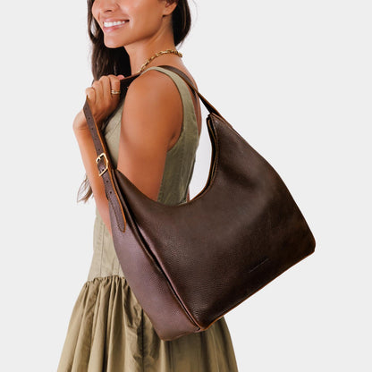 https://cdn.shopify.com/s/files/1/0712/1227/files/aspen-shoulder-bag-large-coldbrew-797-Edit_1.jpg?v=1770413200
