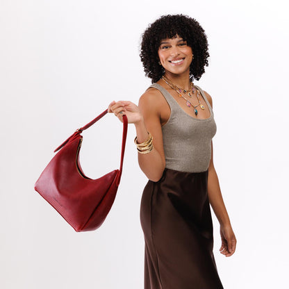 https://cdn.shopify.com/s/files/1/0712/1227/files/aspen-shoulder-bag-medium-chili-red-studio-25-07-23-1924-Edit.jpg?v=1770413200