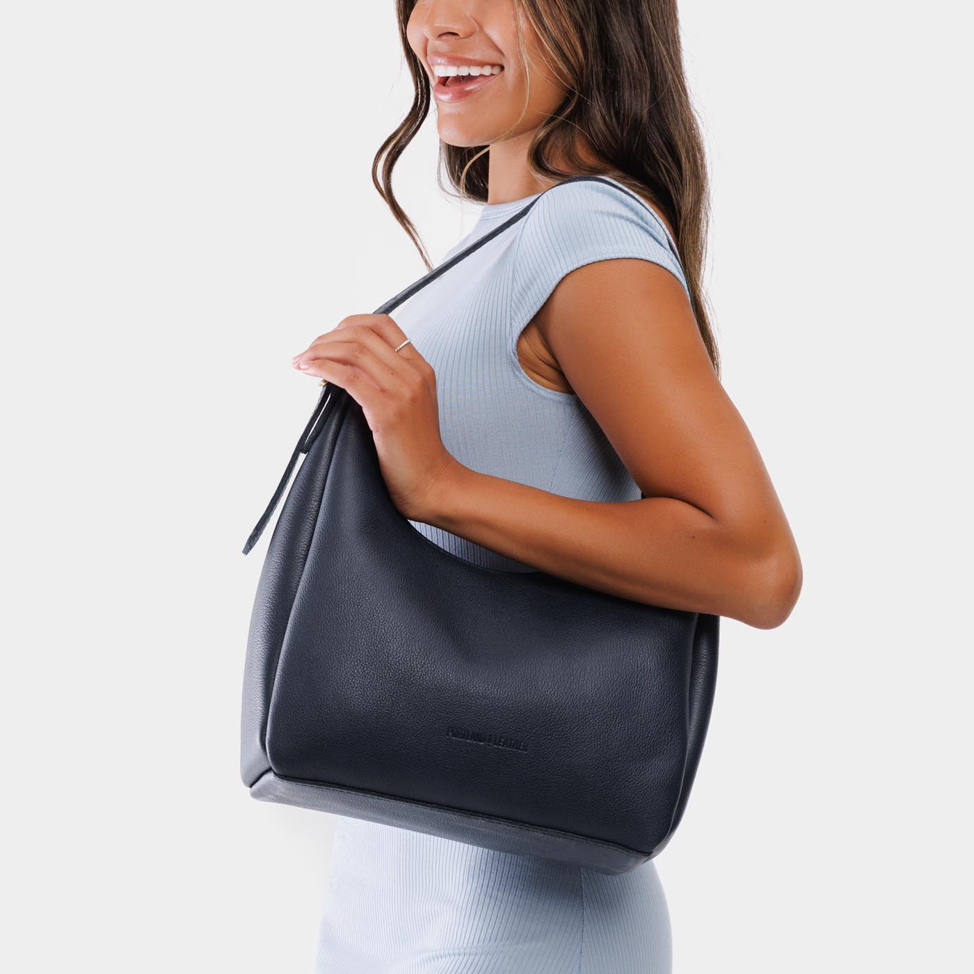 https://cdn.shopify.com/s/files/1/0712/1227/files/aspen-shoulder-bag-medium-night-owl-1520-Edit.jpg?v=1770413200