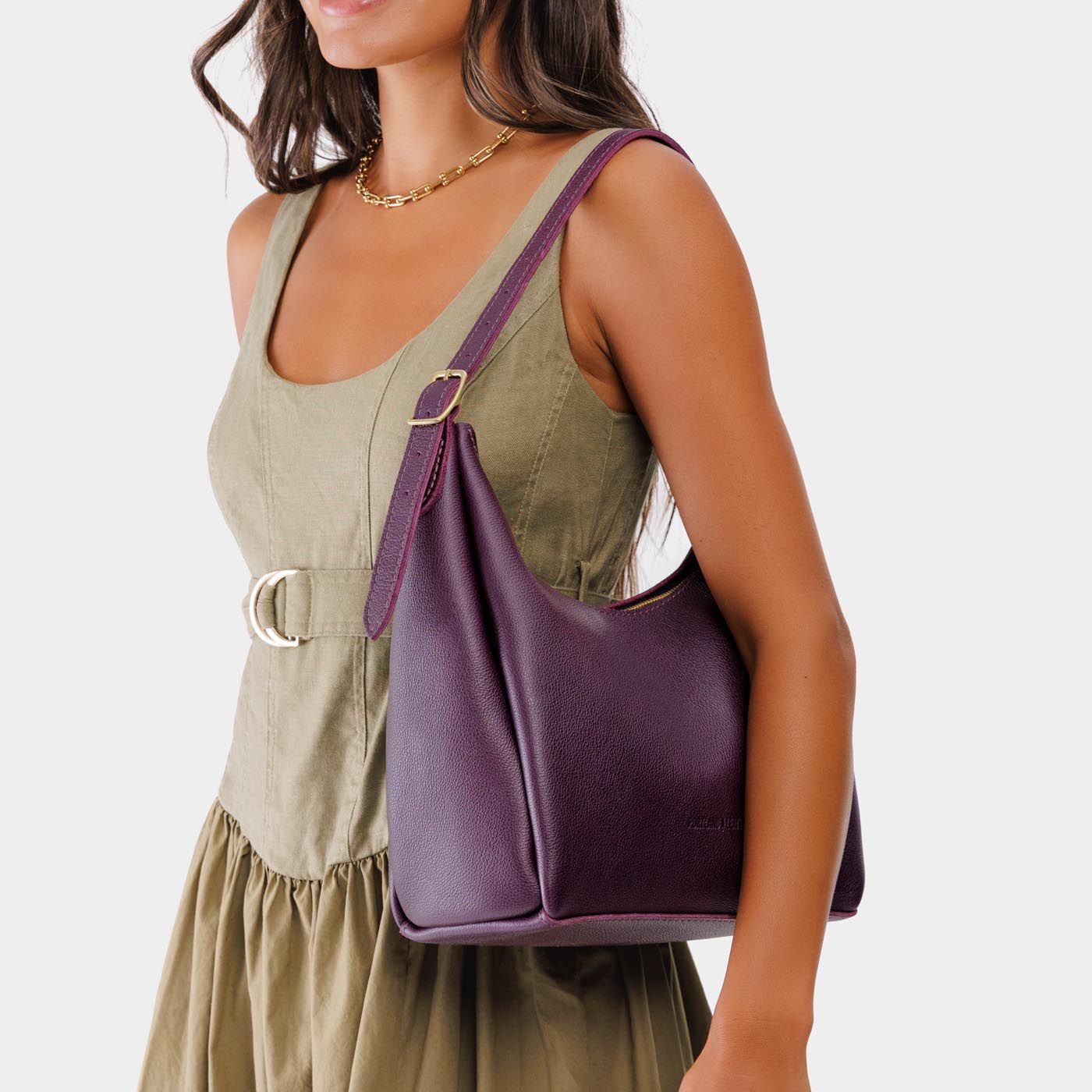 https://cdn.shopify.com/s/files/1/0712/1227/files/aspen-shoulder-bag-medium-plum-936-Edit.jpg?v=1770413200