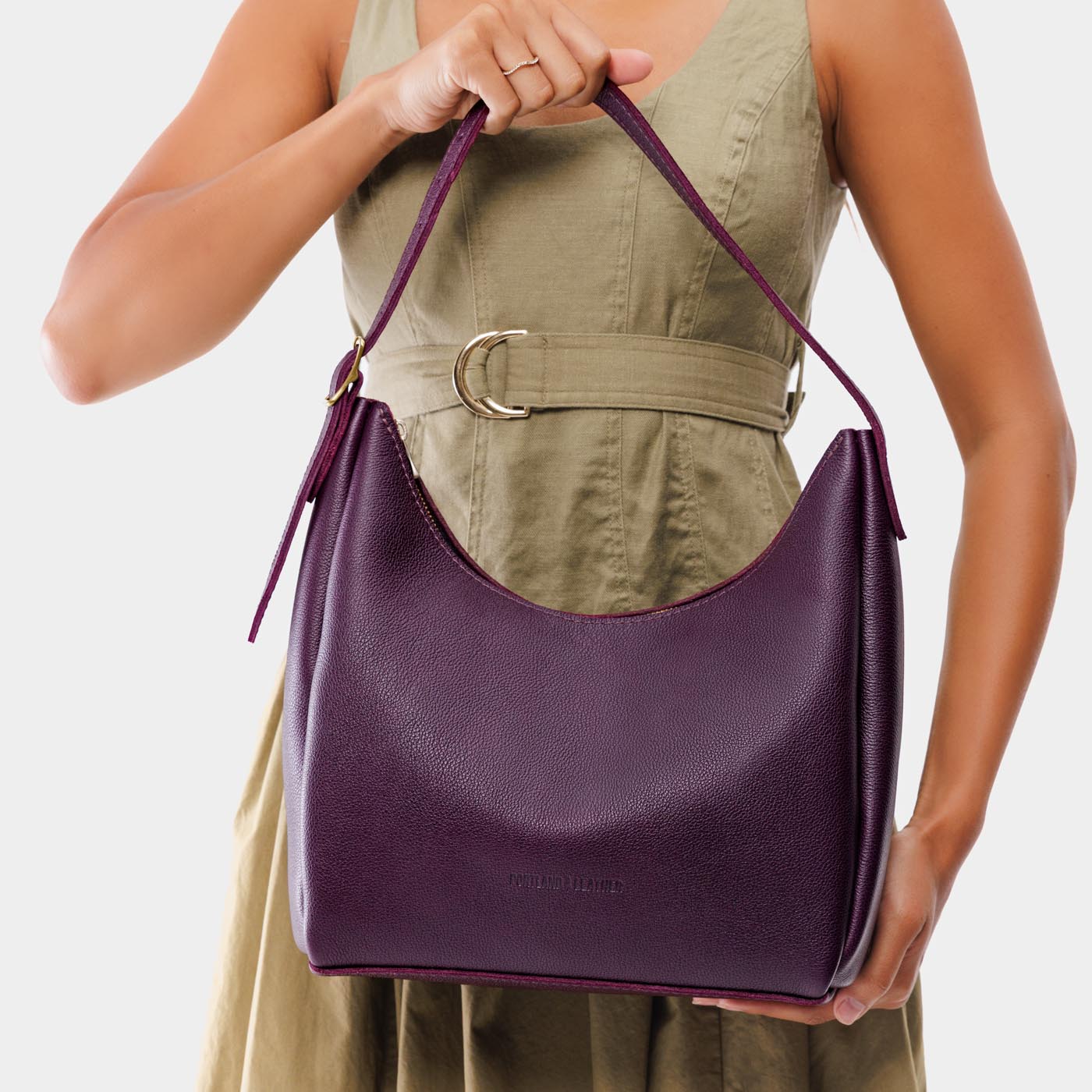 https://cdn.shopify.com/s/files/1/0712/1227/files/aspen-shoulder-bag-medium-plum-974-Edit.jpg?v=1770413200