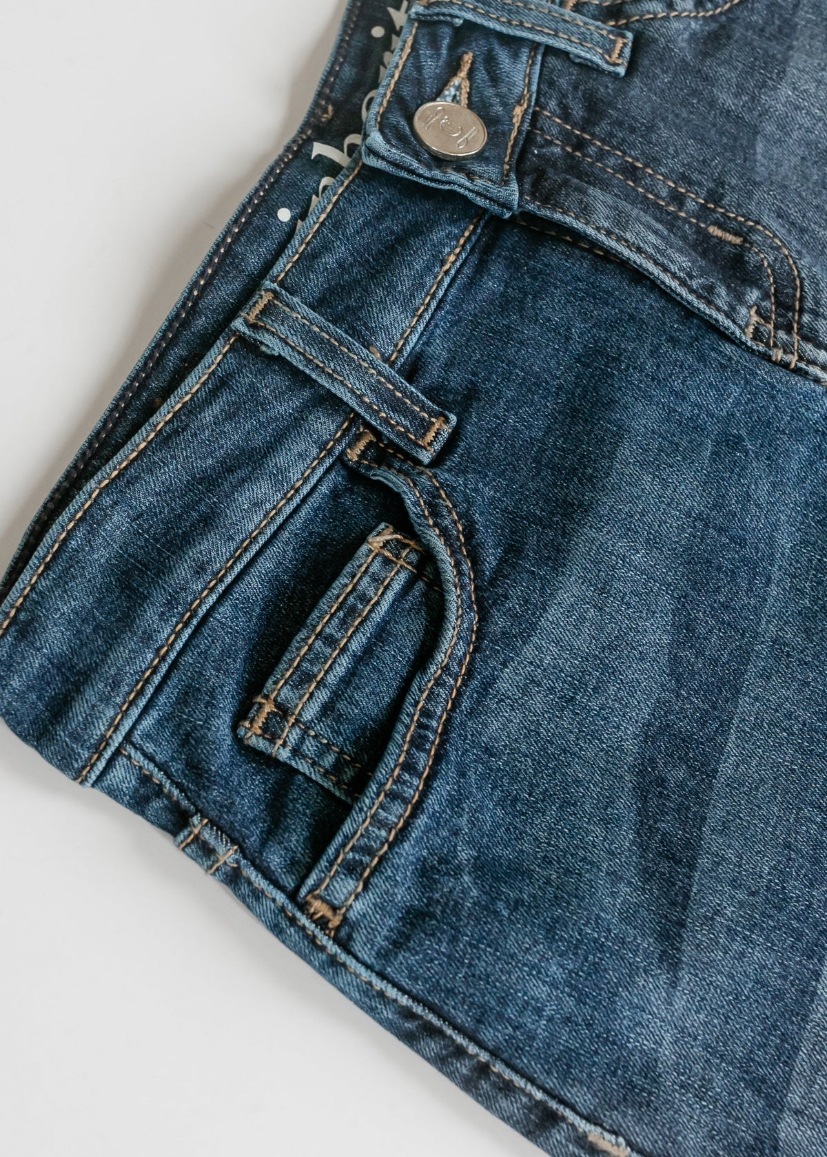 Falda midi vaquera Bryn Dark Wash