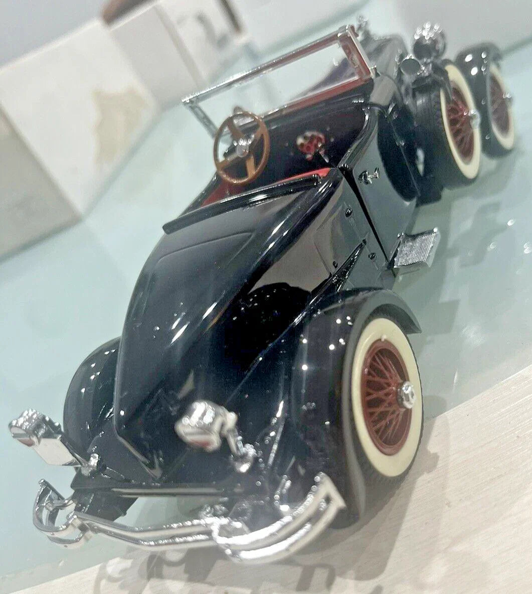 Original photo of Danbury Mint 1927 Stutz Black Hawk Model Car, 1:24