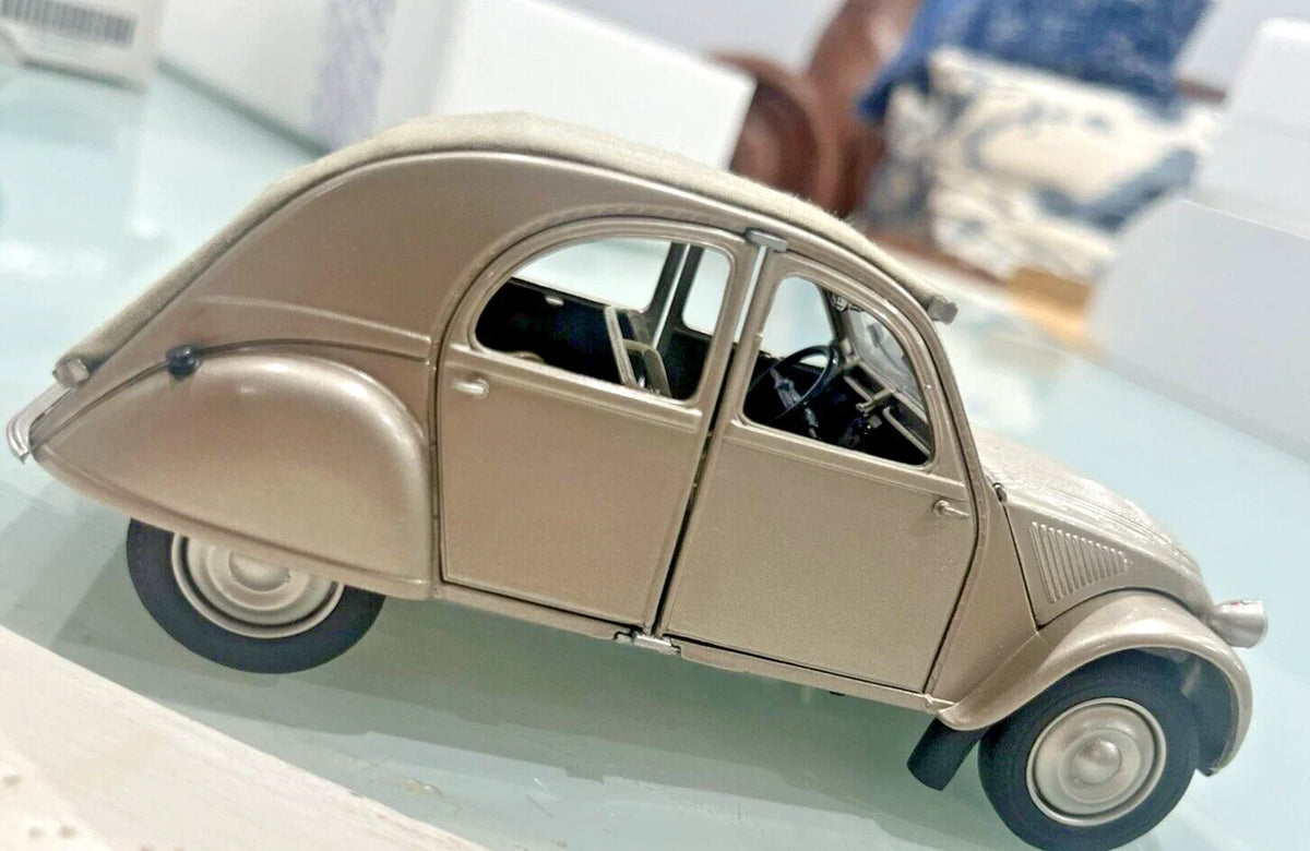 Original photo of Franklin Mint 1951 Citroën 2CV Model Car
