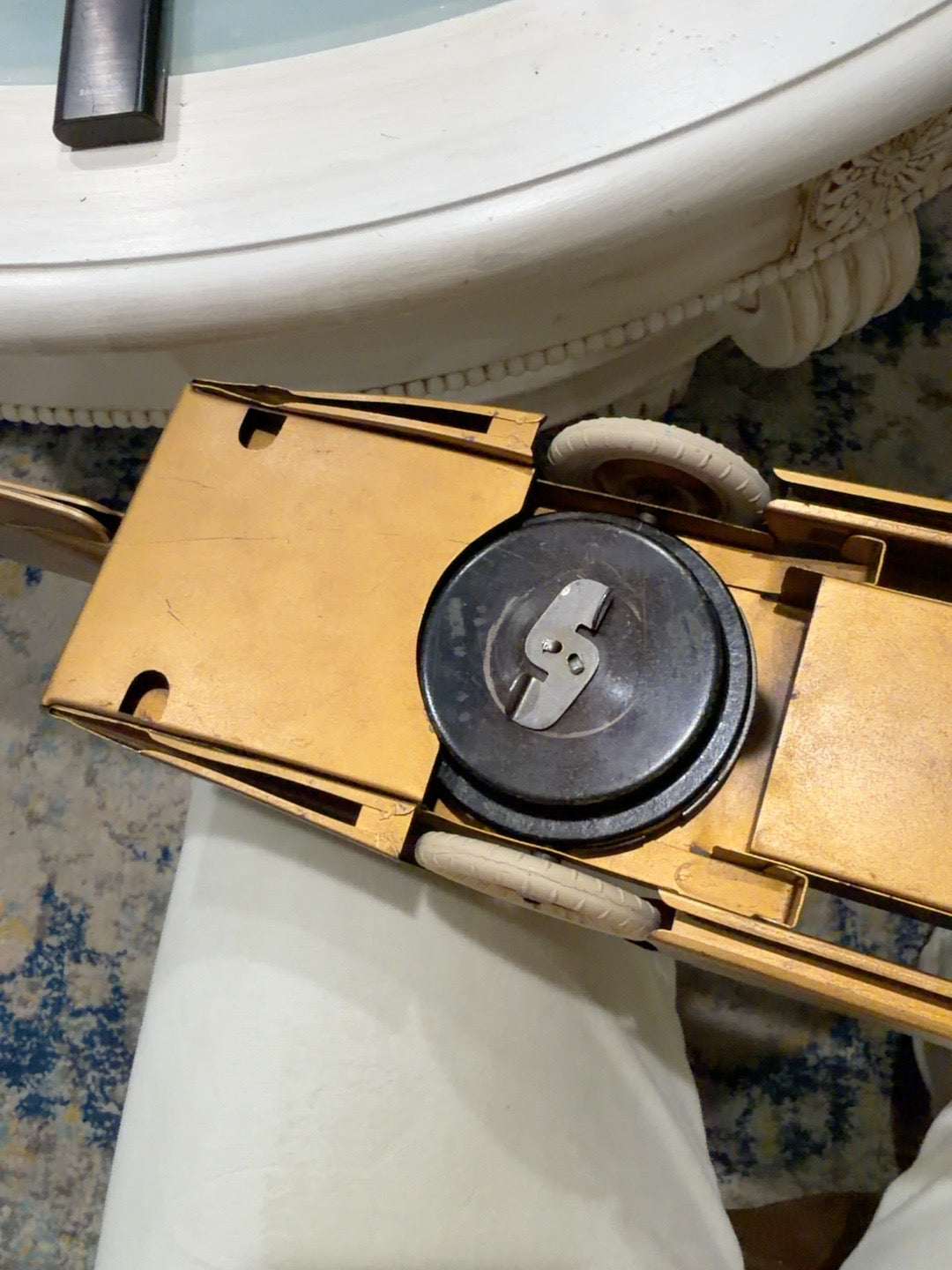 Detail of underside wind-up mechanism