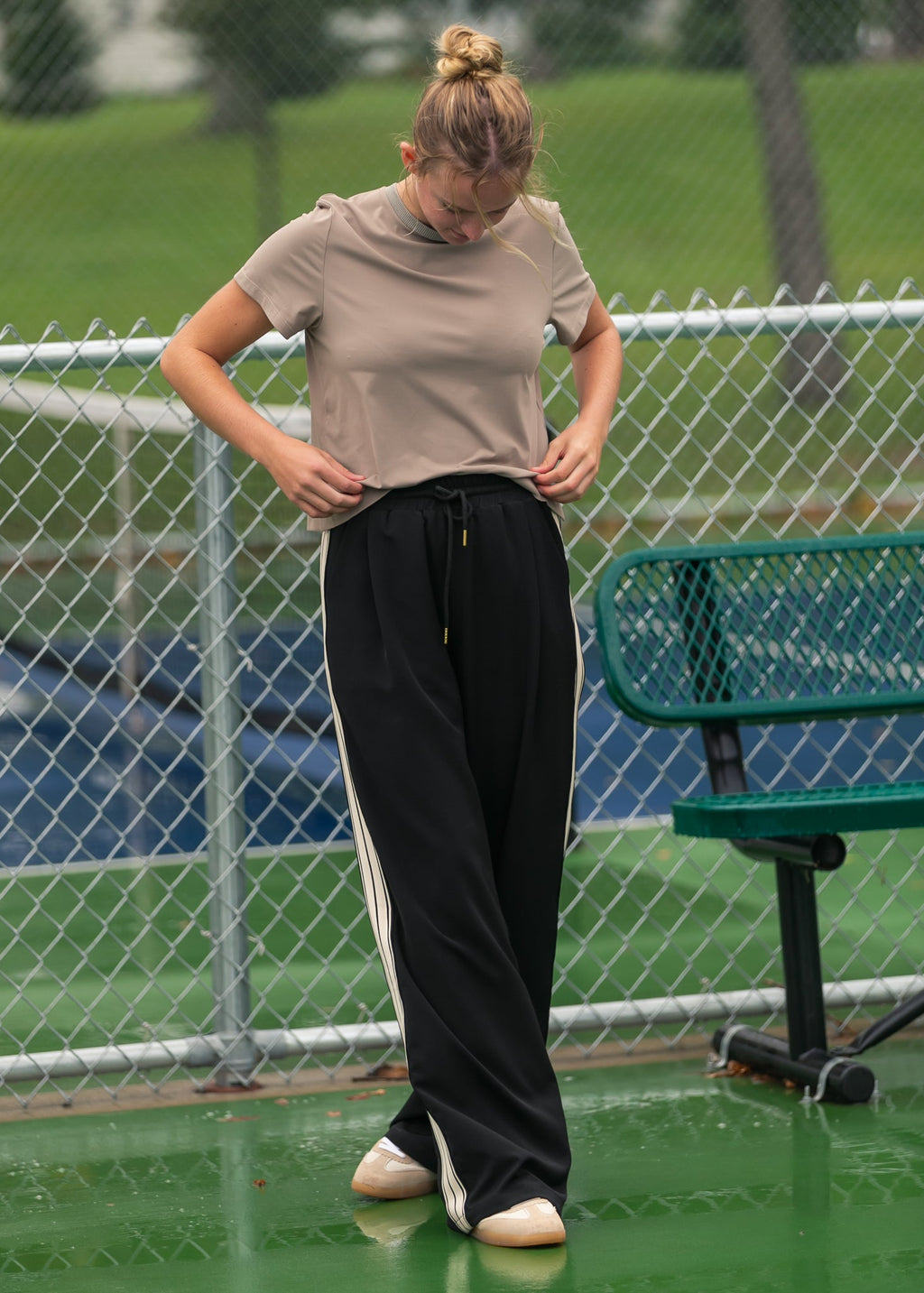 Pantalones deportivos Nina de pernera ancha