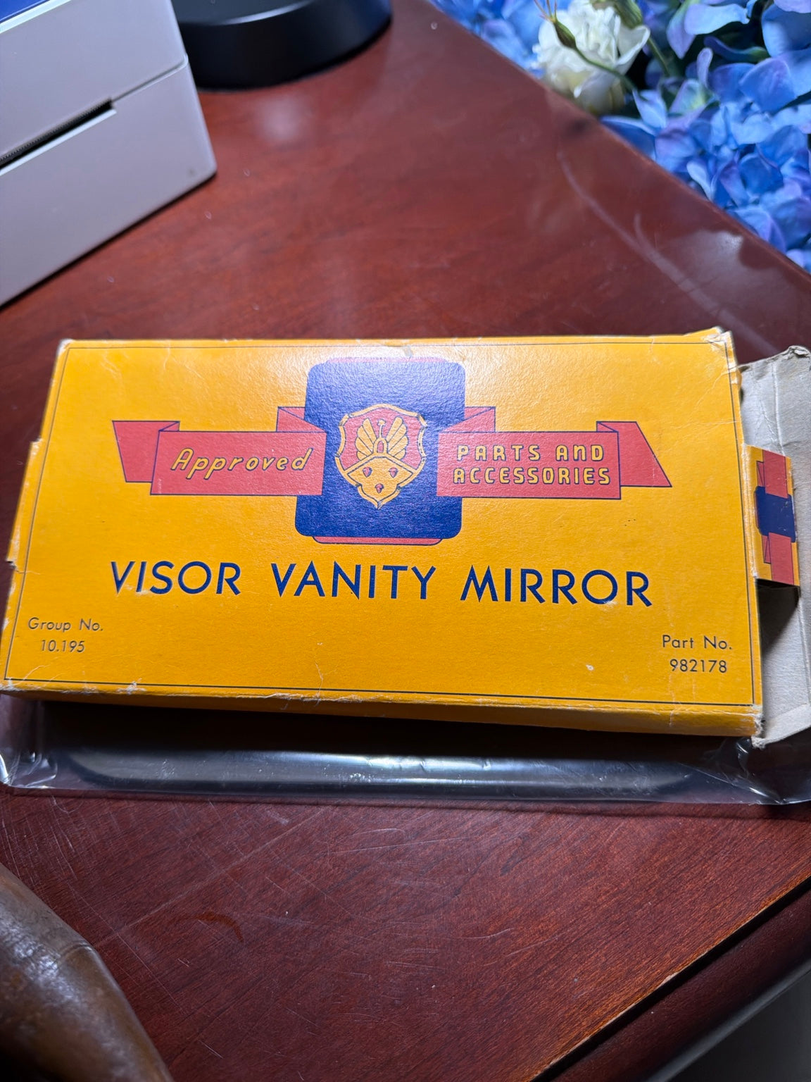 Original Oldsmobile approved parts visor vanity mirror box part 982178