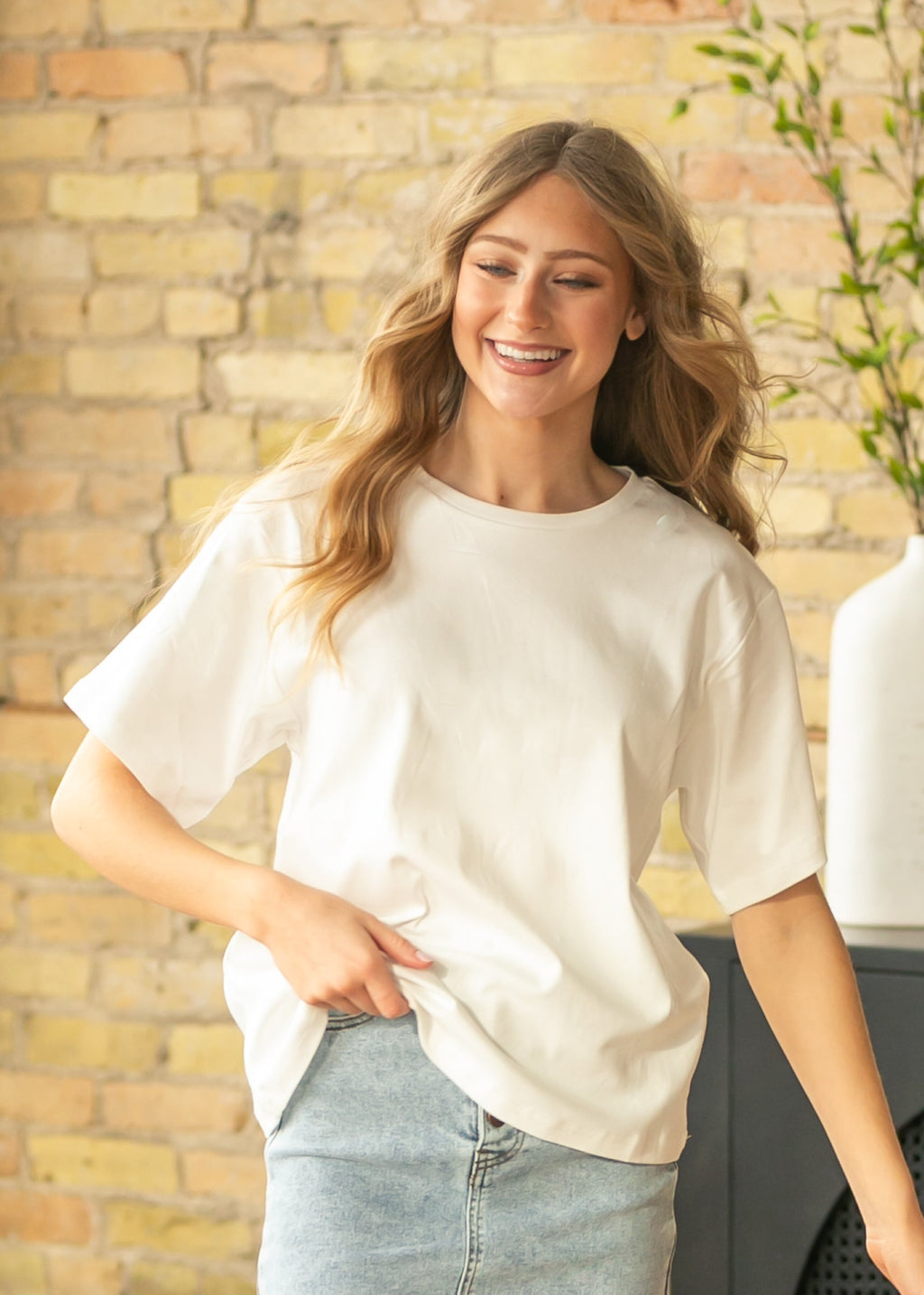 Camiseta esencial de manga corta blanca con ajuste relajado